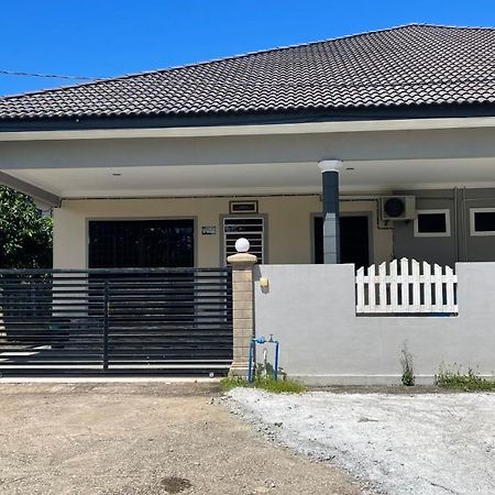 Nikmat Homestay Riyadh Kampong Tuan Mandak Extérieur photo