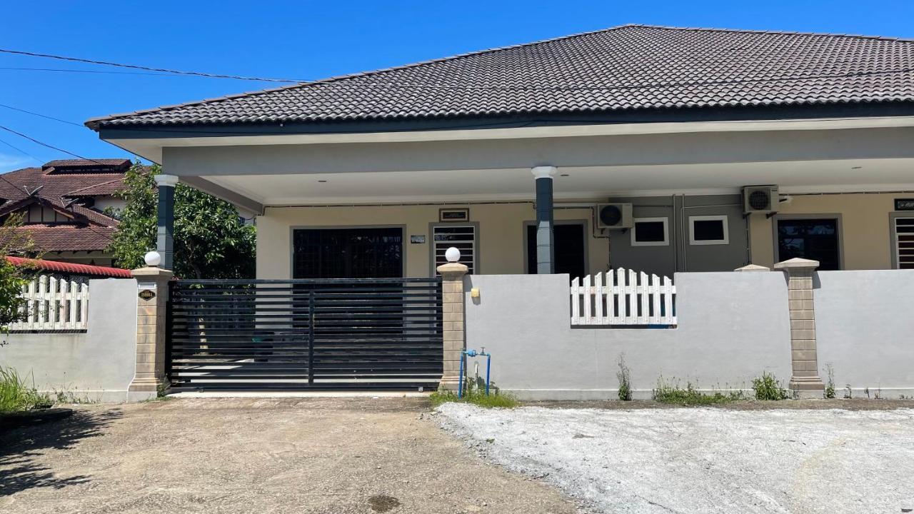 Nikmat Homestay Riyadh Kampong Tuan Mandak Extérieur photo